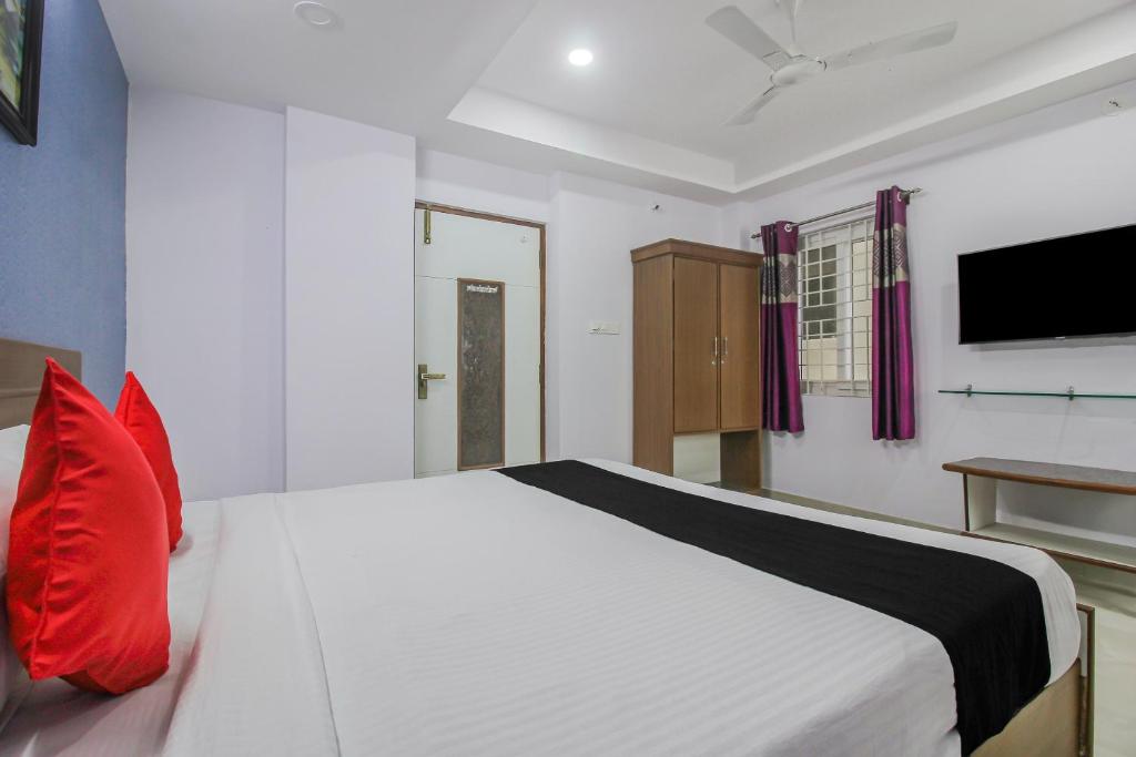 Standard Double Room at Delight Inn Stays Kondapur - hotel in kondapur